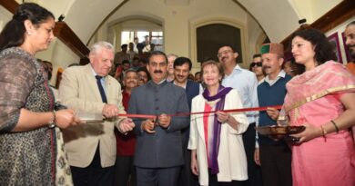 CM Sukhu inaugurates 'Master's Universe' Exhibition at Gaiety Theatre HIMACHAL HEADLINES