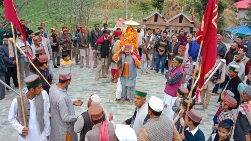 Jaieshwari Mata's Eight-Day Dussehra Fair Begins with Shobha Yatra: A Divine Blessing for Childless Couples HIMACHAL HEADLINES