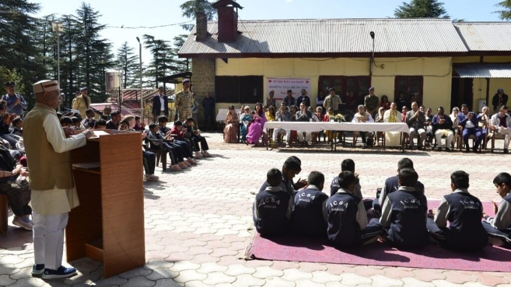 Governor Shukla gets emotional with the performance of special children HIMACHAL HEADLINES