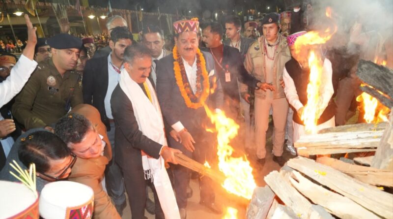 CM Sukhu graces the grand finale of International Kullu Dussehra 2024 CM Sukhu graces the grand finale of International Kullu Dussehra 2024 HIMACHAL HEADLINES