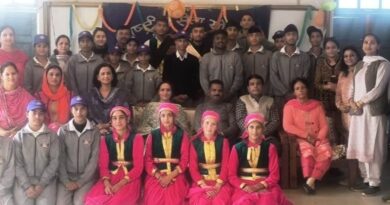 Kashish awarded best girl and Abhishek the best boy at Junga NSS volunteer camp HIMACHAL HEADLINES