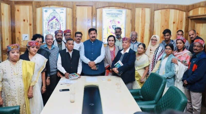 Mukesh Agnihotri releases KV Mohan Kumar's Book 'Jalrashi' Mukesh Agnihotri releases KV Mohan Kumar's Book 'Jalrashi' HIMACHAL HEADLINES