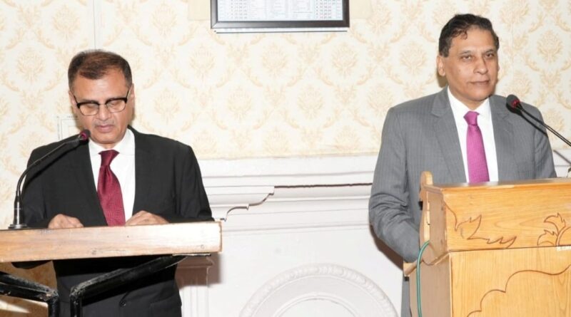 Chairman of Rajya Chayan Ayog Rajiv Kumar administered oath of office Chairman of Rajya Chayan Ayog Rajiv Kumar administered oath of office HIMACHAL HEADLINES