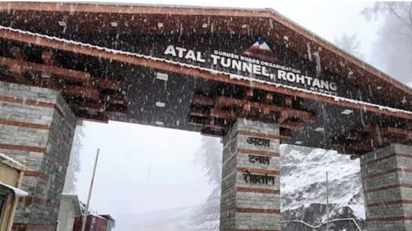 Higher reaches of Himachal welcomes winter: Snowfall brings joy to tourists and farmers HIMACHAL HEADLINES