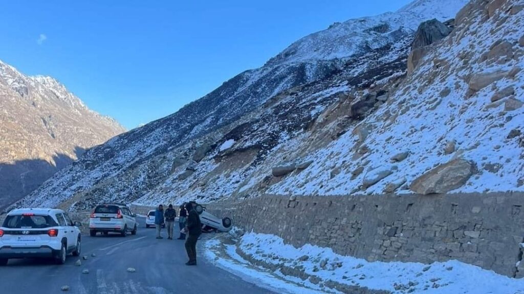 Planning a snowy getaway to Himachal? Here's your essential winter travel guide issued by Himachal Police HIMACHAL HEADLINES