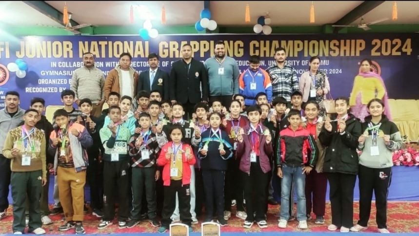 Bhadrech School won six medals in the National Junior Grappling Competition HIMACHAL HEADLINES