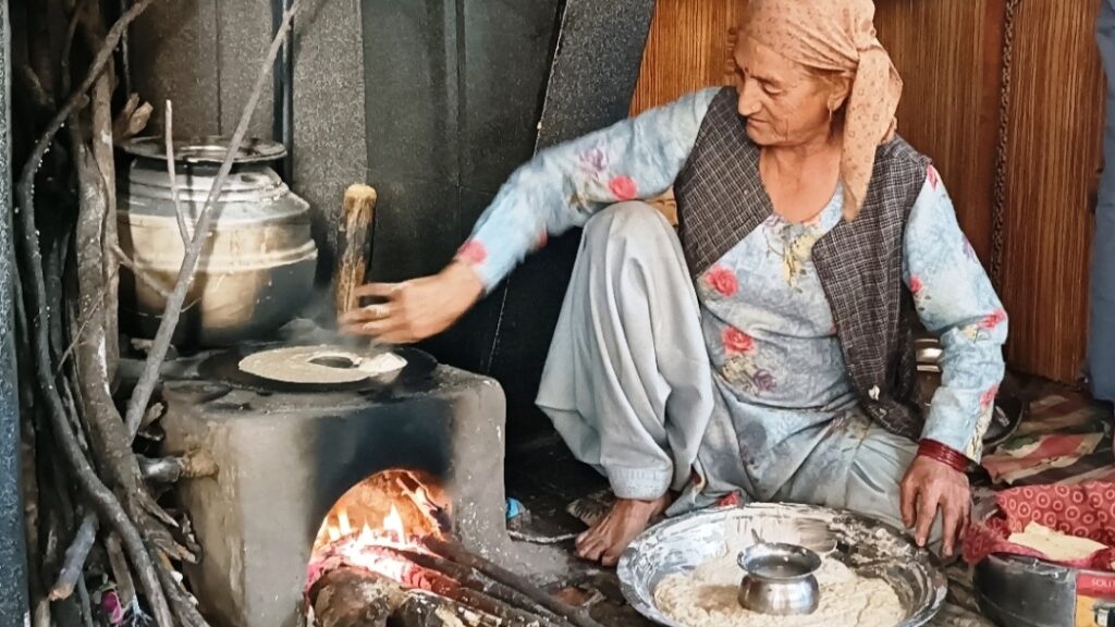 Giripar region celebrates Budhi Diwali with tradition and enthusiasm Giripar region celebrates Budhi Diwali with tradition and enthusiasm HIMACHAL HEADLINES