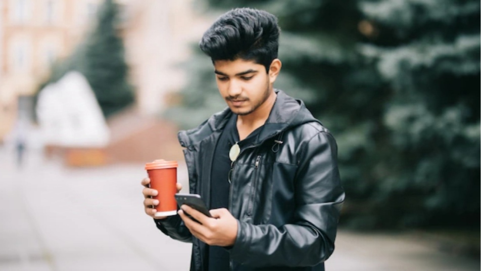 If you are also using electronic devices excessively, then be careful, fertility may decrease If you are also using electronic devices excessively, then be careful, fertility may decrease HIMACHAL HEADLINES