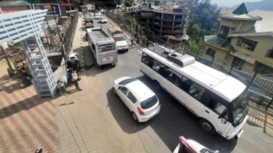 Shimla RTO cracks down on private buses, imposes ₹62,000 in fines HIMACHAL HEADLINES