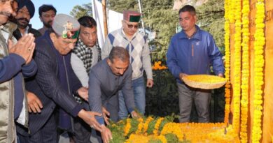 Sukhu offers floral tributes to Dr. B.R. Ambedkar Sukhu offers floral tributes to Dr. B.R. Ambedkar HIMACHAL HEADLINES