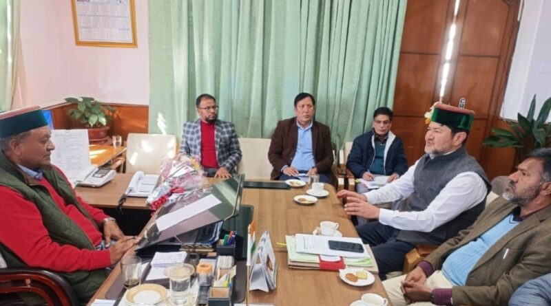 World Bank team meets Jagat Negi - Discusses challenges faced by horticulturists & farmers in Himachal HIMACHAL HEADLINES