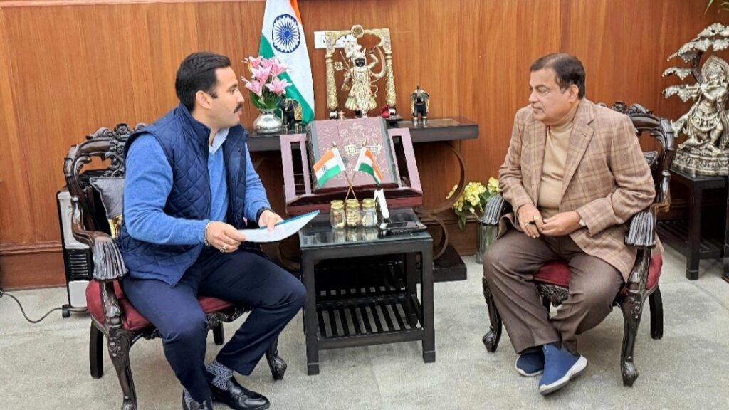 PWD Minister meets Union Minister Nitin Gadkari PWD Minister meets Union Minister Nitin Gadkari HIMACHAL HEADLINES