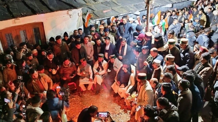 CM Sukhu strengthens grassroots connection with villagers through 'Sarkar Gaon Ke Dwar' initiative CM Sukhu strengthens grassroots connection with villagers through 'Sarkar Gaon Ke Dwar' initiative HIMACHAL HEADLINES