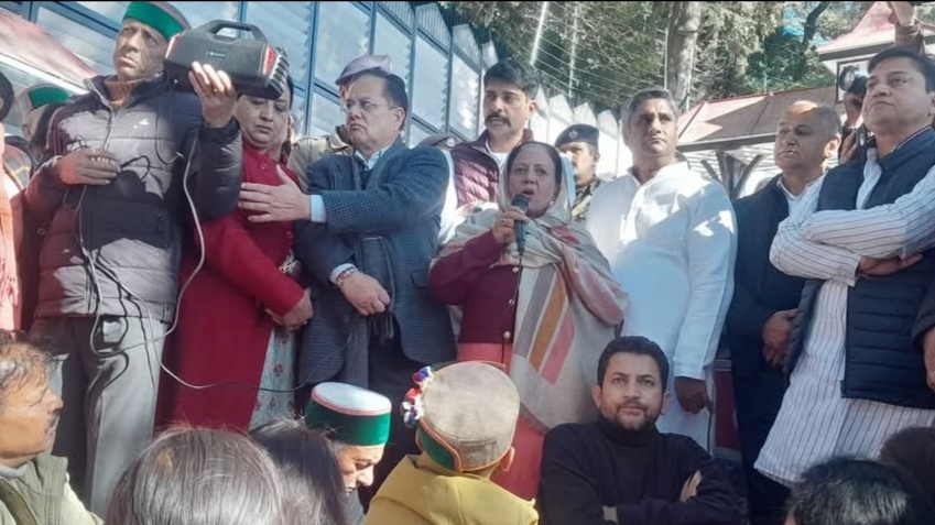 Union government deliberately obstructing parliamentary debate to protect Adani : Pratibha Union government deliberately obstructing parliamentary debate to protect Adani : Pratibha HIMACHAL HEADLINES