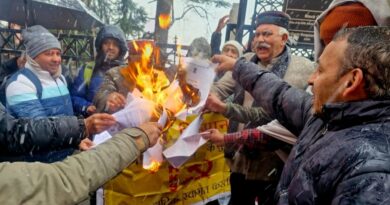 Himachal Kisan Sabha protests and burns copies of National Agricultural Market Policy Himachal Kisan Sabha protests and burns copies of National Agricultural Market Policy HIMACHAL HEADLINES