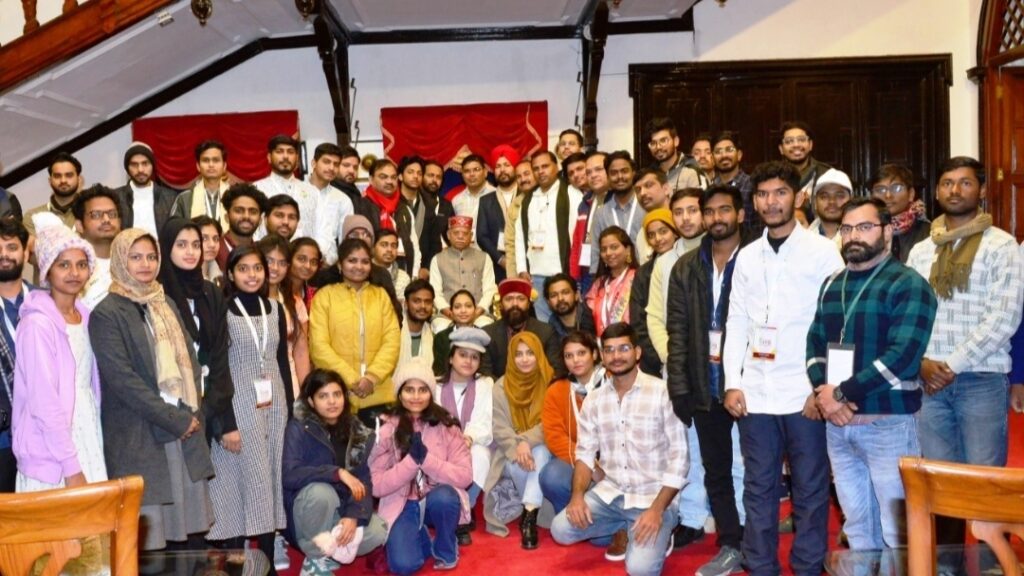 Students from Telangana, NIT Hamirpur interact with Governor Shukla HIMACHAL HEADLINES