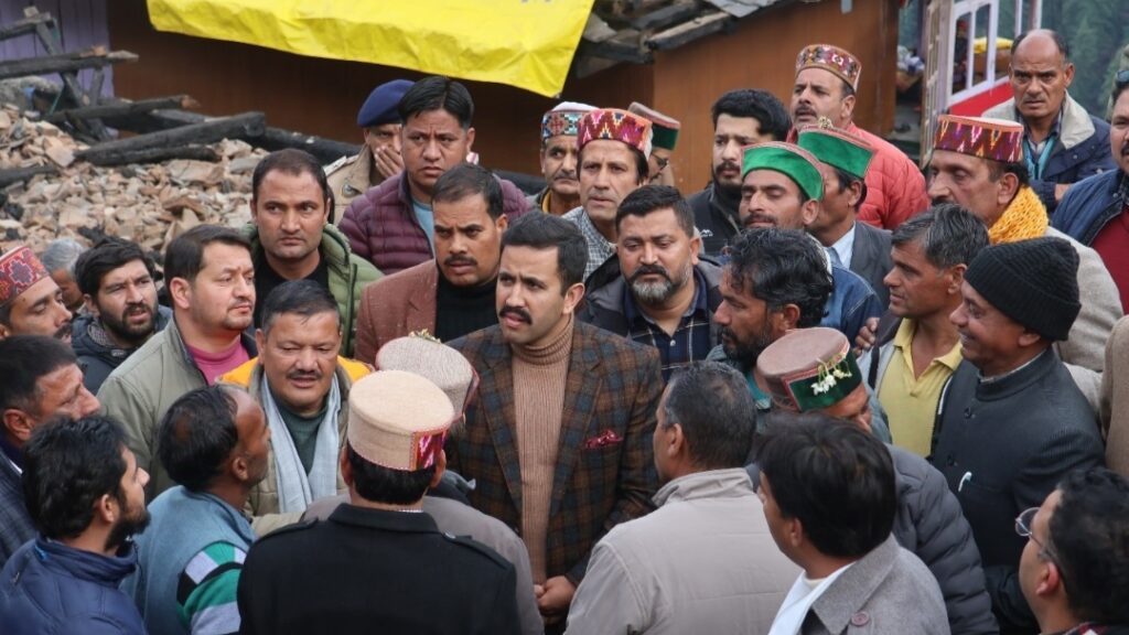 Vikramaditya meets fire affected in Tandi, Banjar Vikramaditya meets fire affected in Tandi, Banjar HIMACHAL HEADLINES