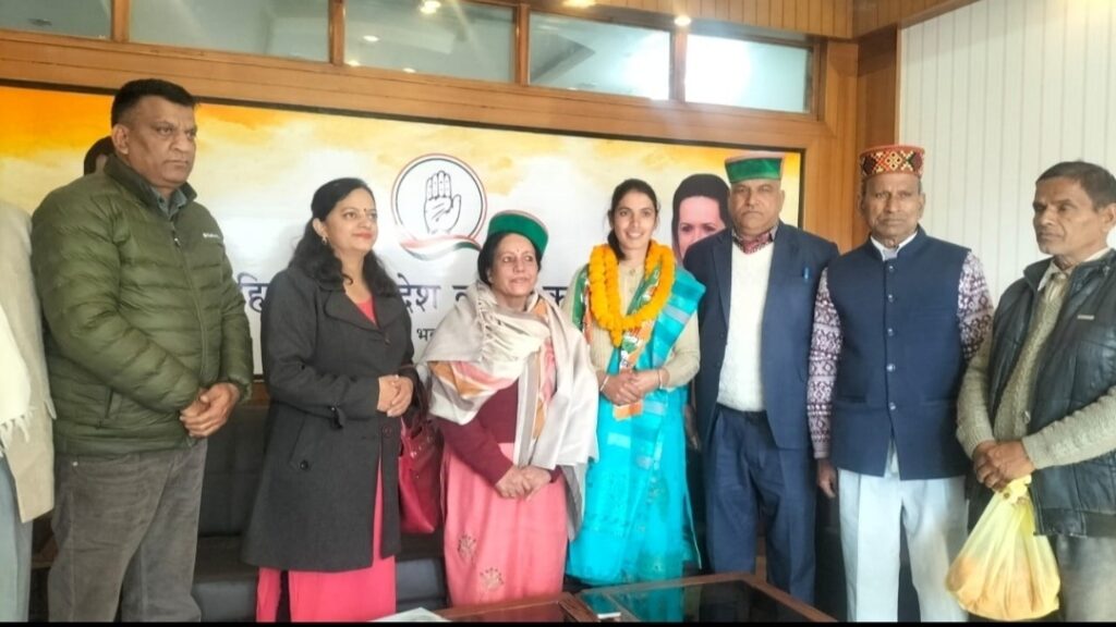 Jabna Chauhan famous social worker joined the Congress Party Jabna Chauhan famous social worker joined the Congress Party HIMACHAL HEADLINES