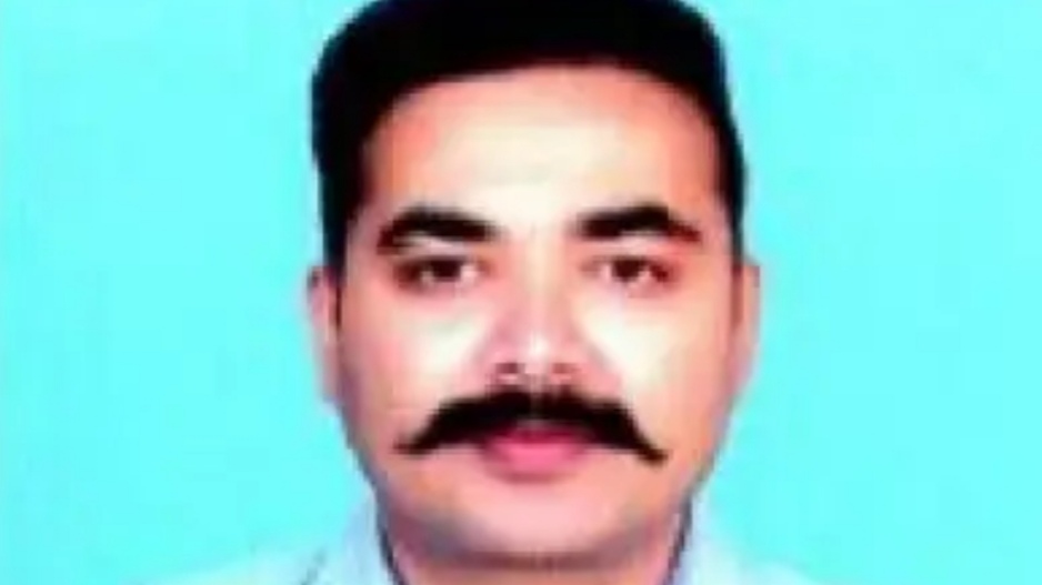 Wing Commander Ankit Sood Honored with Vayu Sena Medal for Heroic Flood Rescue Missions Wing Commander Ankit Sood Honored with Vayu Sena Medal for Heroic Flood Rescue Missions HIMACHAL HEADLINES