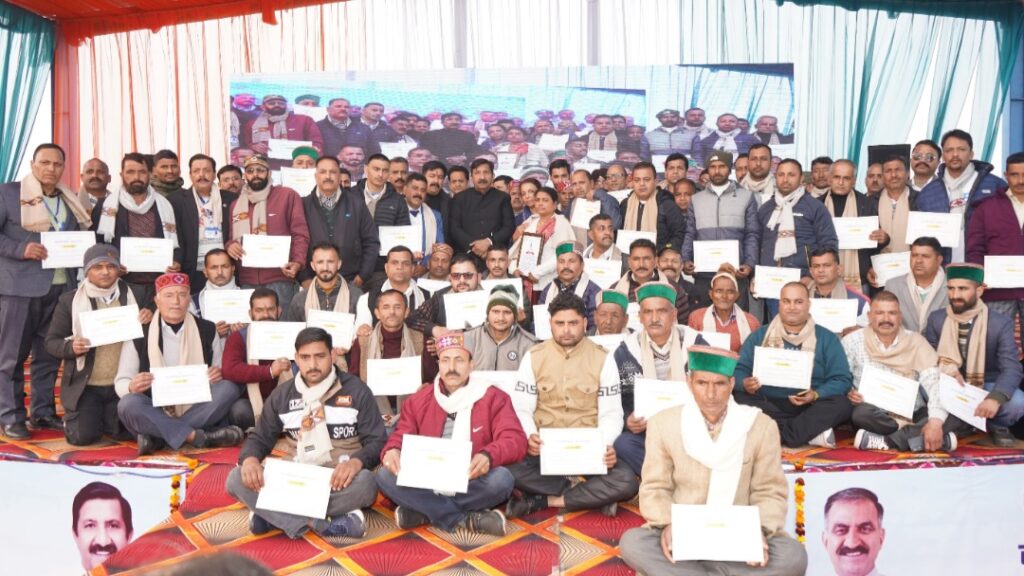 Agnihotri announces starting Jal Shakti Gaurav Award honouring services of Dept officials Agnihotri announces starting Jal Shakti Gaurav Award honouring services of Dept officials HIMACHAL HEADLINES