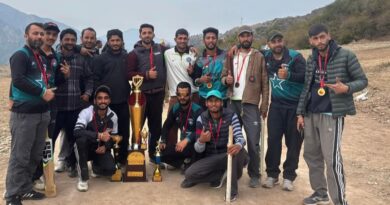 Cricket team Peeran Trahai won a cash prize of 51 thousand Cricket team Peeran Trahai won a cash prize of 51 thousand HIMACHAL HEADLINES
