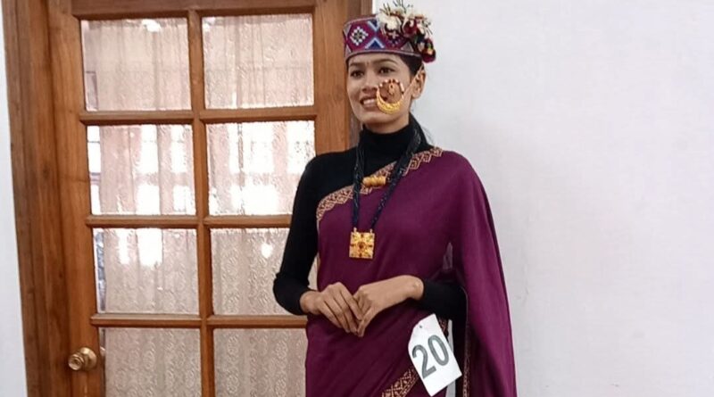 From the Police Force to the Spotlight: Shweta Nagar Shines at Manali Winter Carnival 2025 HIMACHAL HEADLINES