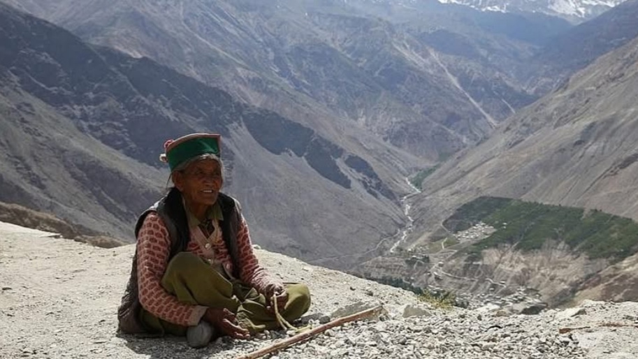 Forest Dwellers' Rights at Stake: The Battle Against Evictions in Himachal HIMACHAL HEADLINES