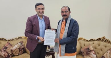 Chetan Bragta Advocates for Key Infrastructure Projects in Meeting with Union Minister Ajay Tamta HIMACHAL HEADLINES