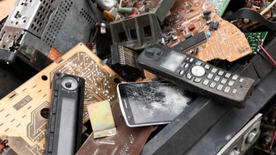 Himachal enforces strict E-Waste disposal rules to protect environment Himachal enforces strict E-Waste disposal rules to protect environment HIMACHAL HEADLINES
