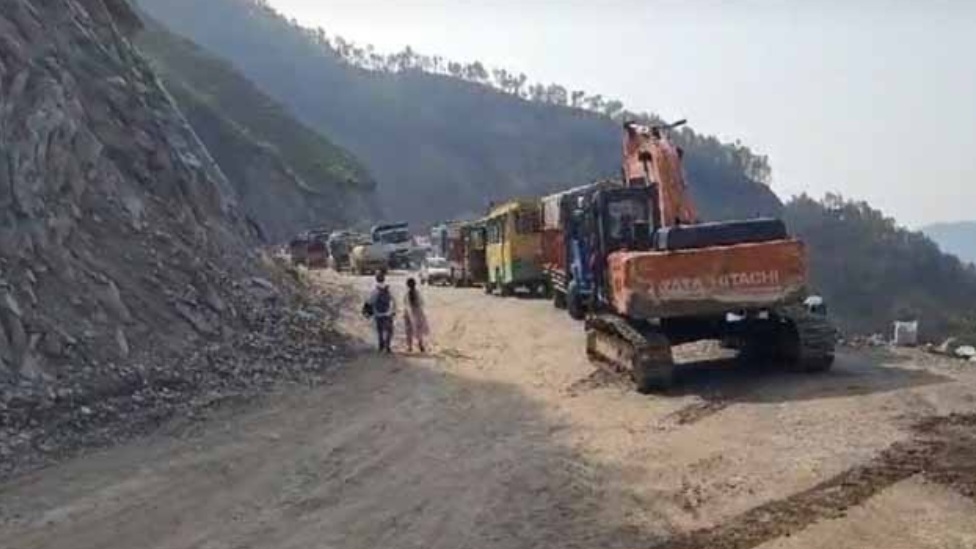 NH-707 Dispute Escalates: Villagers Protest Against Water Damage and Land Encroachment NH-707 Dispute Escalates: Villagers Protest Against Water Damage and Land Encroachment HIMACHAL HEADLINES