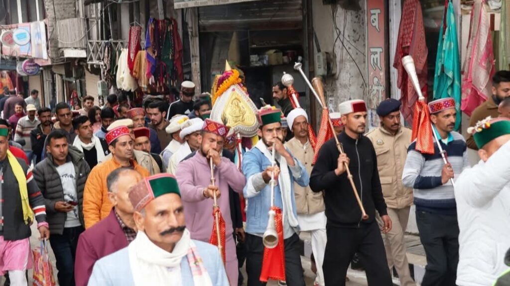 Baba Dev Kamrunag's Grand Arrival Marks the Start of Mandi's Shivratri Festival Baba Dev Kamrunag's Grand Arrival Marks the Start of Mandi's Shivratri Festival HIMACHAL HEADLINES