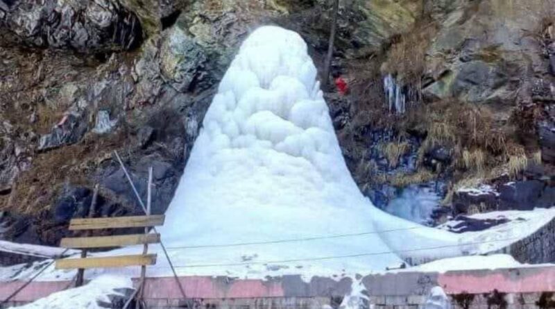 Snow Shivling in Manali: A Divine Marvel Inspired by Amarnath HIMACHAL HEADLINES