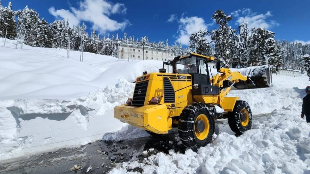 Himachal Battles Nature’s Fury: Landslides, Floods, and Heavy Rains Wreak Havoc Himachal Battles Nature’s Fury: Landslides, Floods, and Heavy Rains Wreak Havoc HIMACHAL HEADLINES