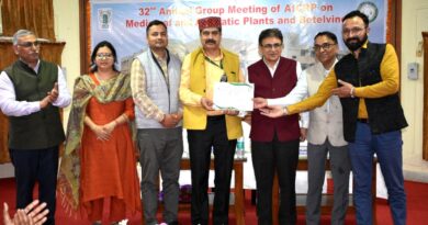Nauni’s Medicinal and Aromatic Plants AICRP Center bags Best Center ICAR Award HIMACHAL HEADLINES