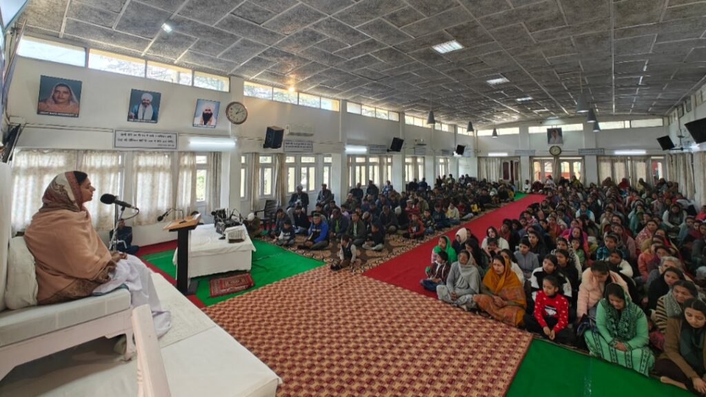 Sant Nirankari Samagam was held today Shimla Bemloi Sant Nirankari Samagam was held today Shimla Bemloi HIMACHAL HEADLINES