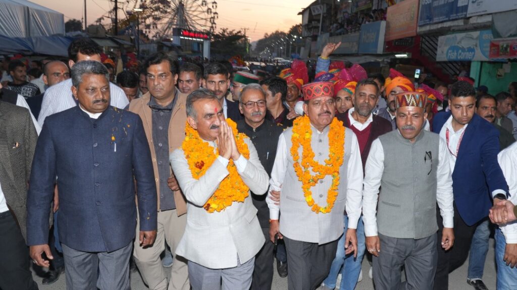 Sujanpur Holi Fair begins with gaiety, CM Sukhu leads procession HIMACHAL HEADLINES
