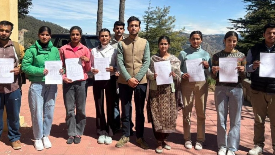 9 Appointment letters distributed to Vanmitra youth in categories 9 Appointment letters distributed to Vanmitra youth in categories HIMACHAL HEADLINES