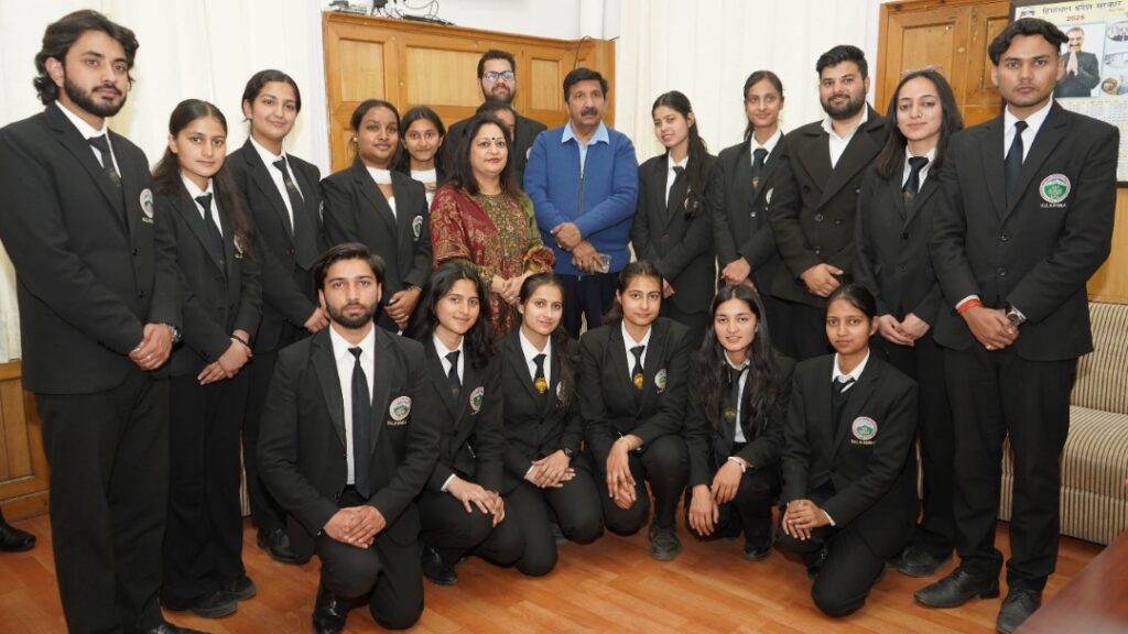 Students of HPU meet Deputy CM Mukesh Agnihotri at HP Vidhan Sabha Students of HPU meet Deputy CM Mukesh Agnihotri at HP Vidhan Sabha HIMACHAL HEADLINES