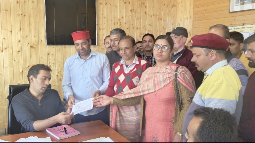 Shimla Nagarik Sabha Protests Against Demolition Notices Issued by Municipal Corporation Shimla Nagarik Sabha Protests Against Demolition Notices Issued by Municipal Corporation HIMACHAL HEADLINES