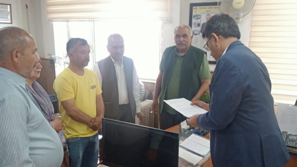 Illegal Debris Dumping from Highway Construction Ravages Himachal Village: Kisan Sabha Demands Action Illegal Debris Dumping from Highway Construction Ravages Himachal Village: Kisan Sabha Demands Action HIMACHAL HEADLINES