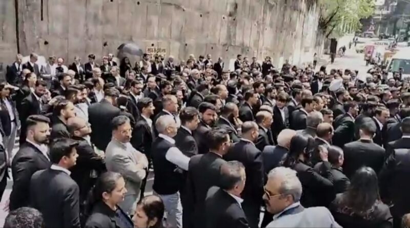 Swift Action Eases Tensions Between Shimla Lawyers and Police HIMACHAL HEADLINES