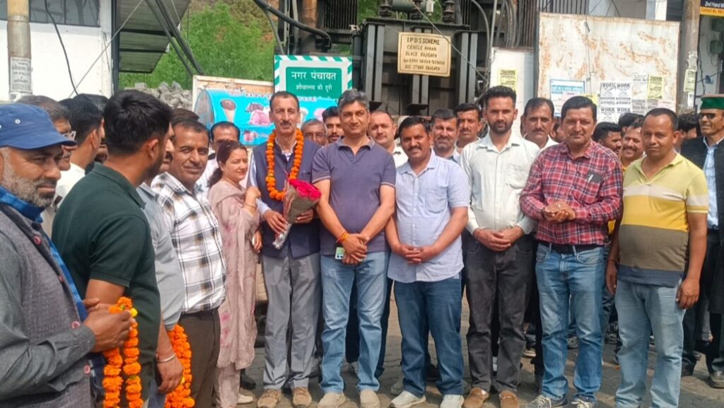 ENC Joginder Chauhan was warmly welcomed in Rajgarh on his retirement HIMACHAL HEADLINES