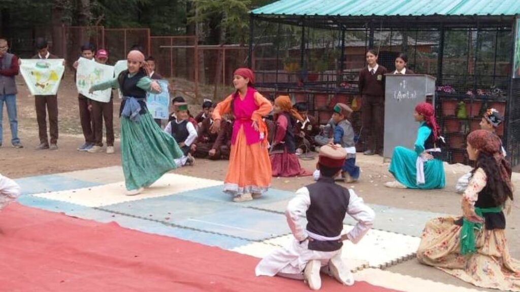 Himachal Day celebrated with pomp and show in Chiyog School HIMACHAL HEADLINES