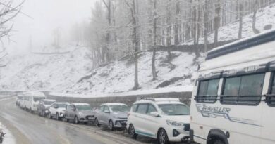 Himachal Turns Winter Wonderland in April: Snow, Rainfall, and Thunderstorms Create a Magical Escape Himachal Turns Winter Wonderland in April: Snow, Rainfall, and Thunderstorms Create a Magical Escape HIMACHAL HEADLINES