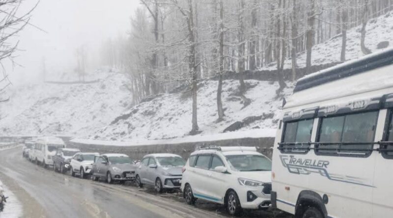 Himachal Turns Winter Wonderland in April: Snow, Rainfall, and Thunderstorms Create a Magical Escape Himachal Turns Winter Wonderland in April: Snow, Rainfall, and Thunderstorms Create a Magical Escape HIMACHAL HEADLINES