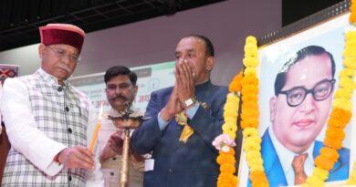 Governor Shukla offers floral tributes to Dr. Ambedkar on his birth anniversary Governor Shukla offers floral tributes to Dr. Ambedkar on his birth anniversary HIMACHAL HEADLINES