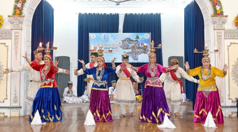 Lucknow Raj Bhawan celebrated Himachal Pradesh Foundation Day HIMACHAL HEADLINES