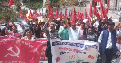 Workers Demand Fair Wages and Dignity: SJVNL Employees Protest in Shimla Workers Demand Fair Wages and Dignity: SJVNL Employees Protest in Shimla HIMACHAL HEADLINES