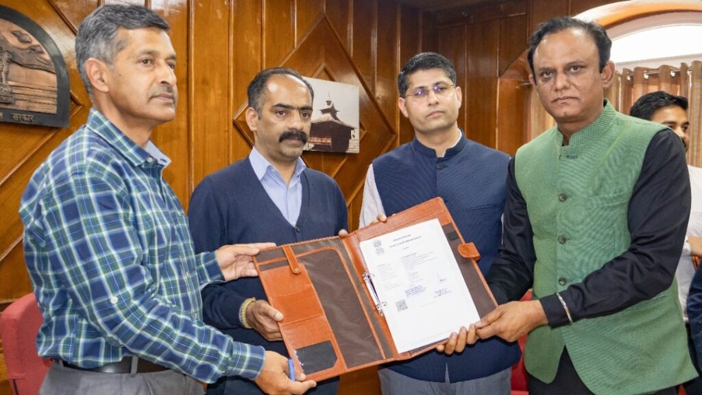RD department signs MoU with ACC Cements for co-processing of non-recyclable plastic waste HIMACHAL HEADLINES