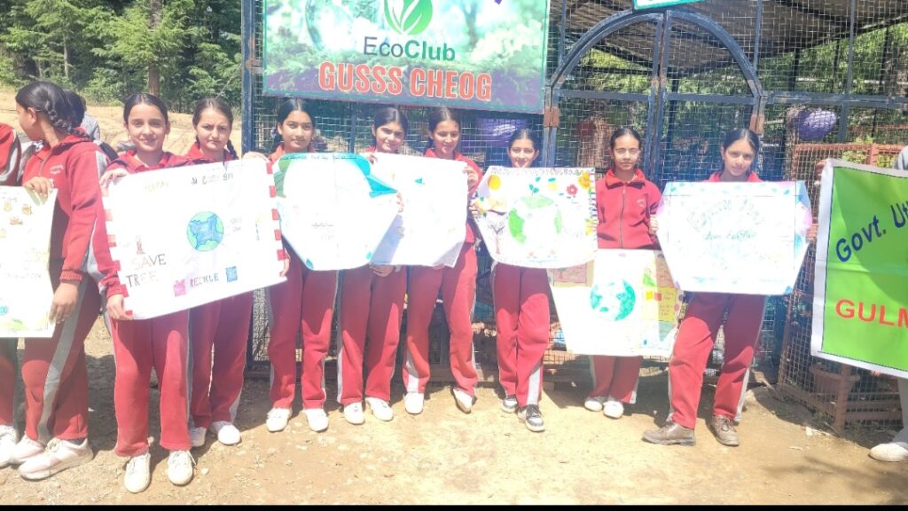 Prency got first place in essay writing, Pooja in speech and Vaishali in painting HIMACHAL HEADLINES